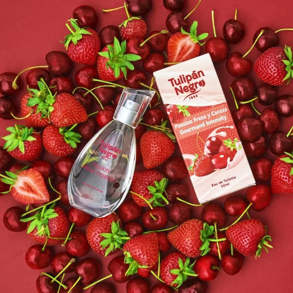 Tulipan Negro Passion Strawberry and Cherry Eau de Toilette 50 ml